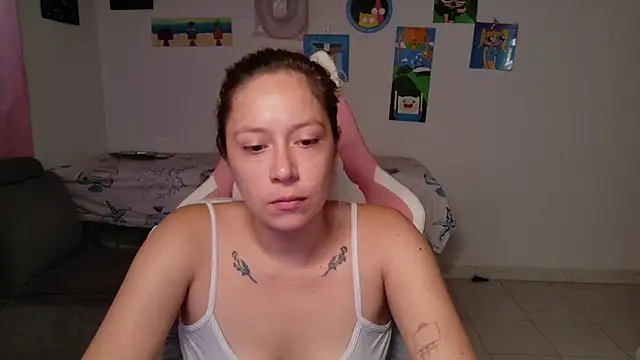 Snapshot of MommyMiaWs chatting on May 27, 1:52 pm MommyMiaWs online show from May 27, 1:52 pm