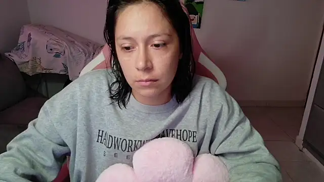 Snapshot of MommyMiaWs chatting on June 30, 7:48 pm MommyMiaWs online show from June 30, 7:48 pm