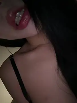 Snapshot of Serena-AU chatting on February 4, 2:34 pm Serena-AU online show from February 4, 2:34 pm