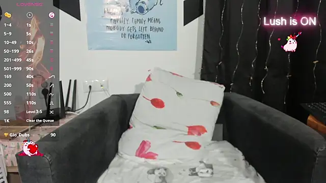 Snapshot of alexysgray chatting on April 18, 7:07 pm alexysgray online show from April 18, 7:07 pm