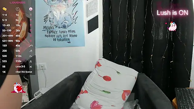 Snapshot of alexysgray chatting on May 23, 3:49 pm alexysgray online show from May 23, 3:49 pm