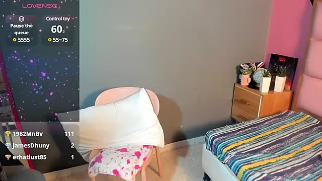 Snapshot of samanthaanderson_ chatting on February 5, 10:12 pm samanthaanderson  online show from February 5, 10:12 pm