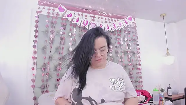 Snapshot of anette_cooper chatting on February 11, 4:17 am anette cooper online show from February 11, 4:17 am