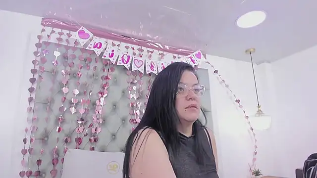 Snapshot of anette_cooper chatting on February 14, 3:36 am anette cooper online show from February 14, 3:36 am