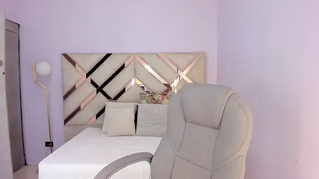 Snapshot of kylie_reyes chatting on June 13, 7:23 pm kylie reyes online show from June 13, 7:23 pm