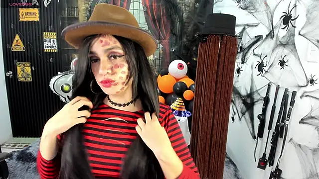 criss 21  online show from October 29, 8:21 pm