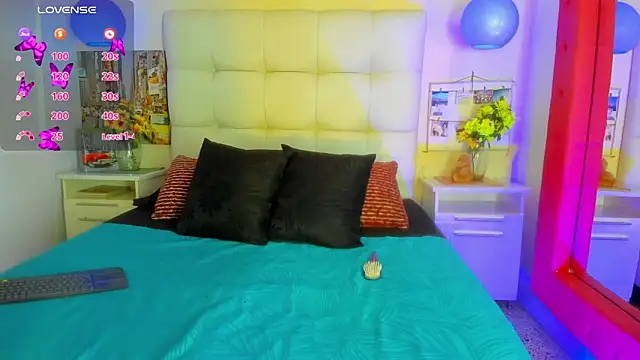 cinthya walker1 online show from April 13, 2:22 pm