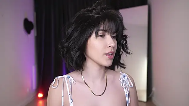 Snapshot of anniehillofficial chatting on February 28, 8:18 pm anniehillofficial online show from February 28, 8:18 pm