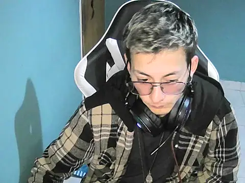 Snapshot of Jughead_16 chatting on September 13, 2:44 am Jughead 16 online show from September 13, 2:44 am