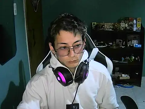 Snapshot of Jughead_16 chatting on November 5, 3:50 am Jughead 16 online show from November 5, 3:50 am