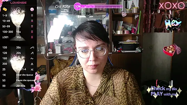 Snapshot of LeonaHarrison chatting on February 11, 4:33 am LeonaHarrison online show from February 11, 4:33 am