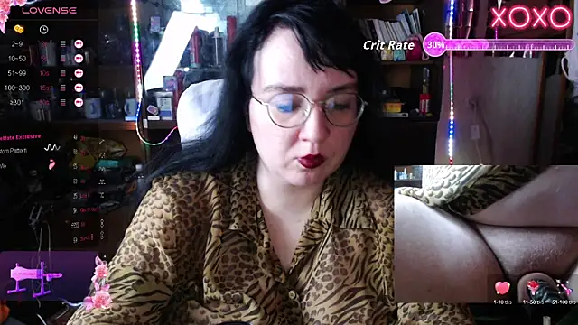 Snapshot of LeonaHarrison chatting on October 7, 4:09 am LeonaHarrison online show from October 7, 4:09 am