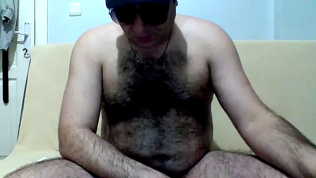 Snapshot of fraud705 chatting on April 18, 7:58 pm fraud705 online show from April 18, 7:58 pm