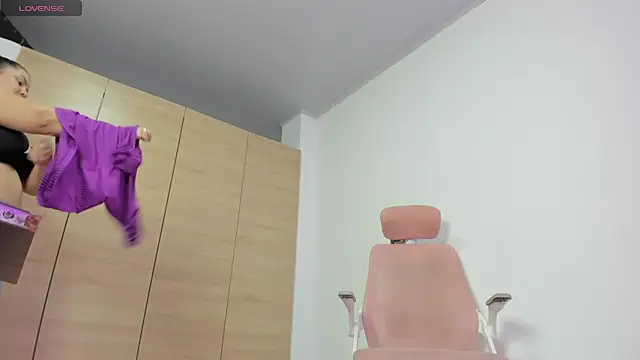 Snapshot of ibeth_diaz chatting on November 8, 1:44 pm ibeth diaz online show from November 8, 1:44 pm