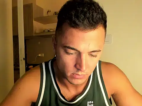 Snapshot of paulblack21 chatting on February 16, 3:08 pm paulblack21 online show from February 16, 3:08 pm