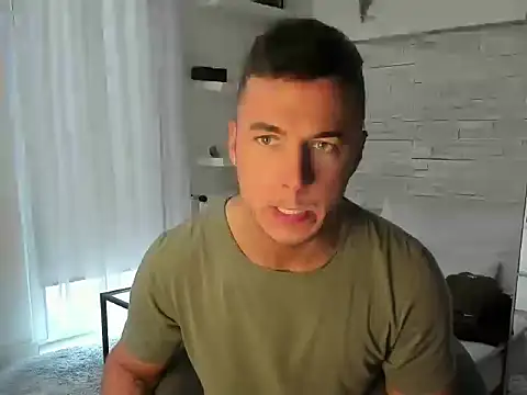 Snapshot of paulblack21 chatting on February 22, 6:46 am paulblack21 online show from February 22, 6:46 am