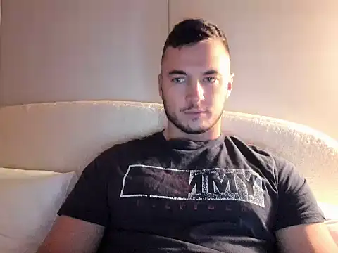 Snapshot of paulblack21 chatting on April 10, 7:40 pm paulblack21 online show from April 10, 7:40 pm