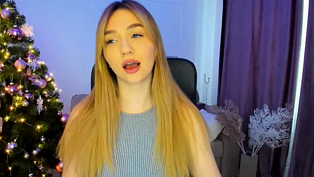 Snapshot of GracefulLook chatting on December 27, 6:46 am GracefulLook online show from December 27, 6:46 am