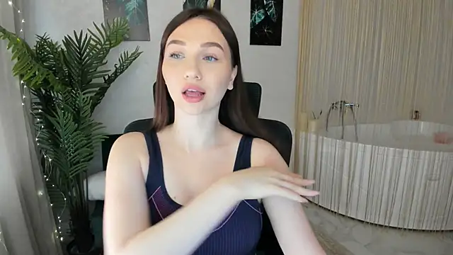 Snapshot of GracefulLook chatting on March 21, 3:44 am GracefulLook online show from March 21, 3:44 am