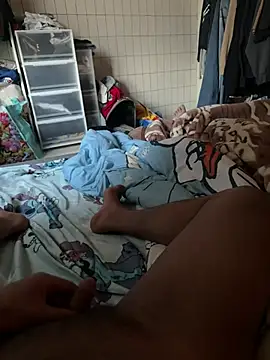 Snapshot of Aaronsuhi chatting on March 16, 10:14 pm Aaronsuhi online show from March 16, 10:14 pm