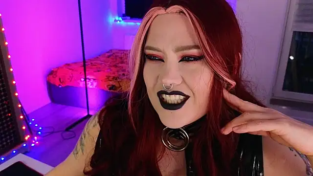Snapshot of wickedxqueen chatting on May 25, 8:04 pm wickedxqueen online show from May 25, 8:04 pm