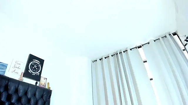 JohanyLatino online show from March 1, 12:01 pm