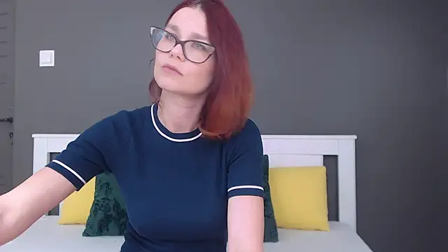 Snapshot of AugustStormS chatting on October 29, 2:25 am AugustStormS online show from October 29, 2:25 am