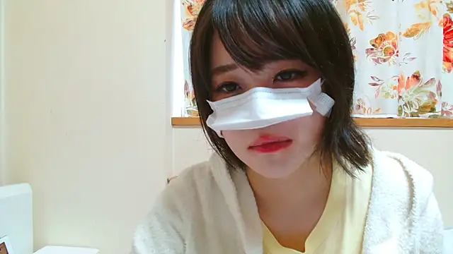 liliyRiSAcha-n online show from May 3, 7:03 am