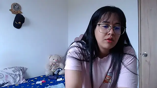 lady hot2xx online show from June 27, 4:12 pm