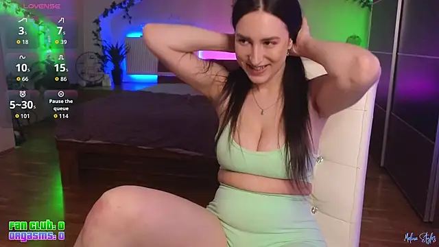 melinastyles online show from March 12, 6:47 pm