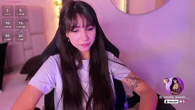 Snapshot of emma_woods_ chatting on December 2, 3:36 pm emma woods online show from December 2, 3:36 pm