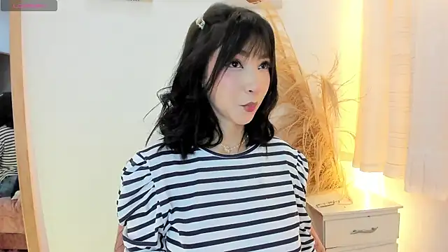 Snapshot of emma_woods_ chatting on March 15, 12:27 am emma woods online show from March 15, 12:27 am