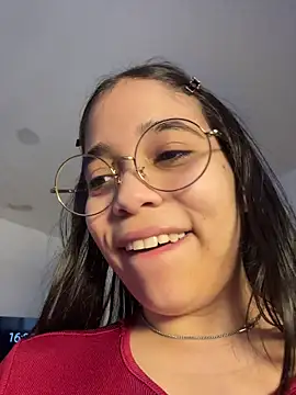 Snapshot of tati_reyess chatting on May 6, 9:42 pm tati reyess online show from May 6, 9:42 pm
