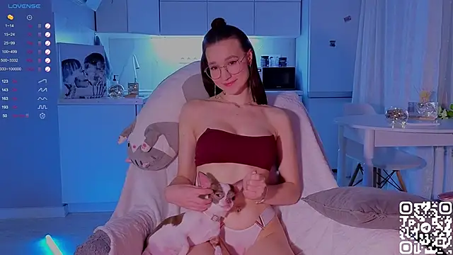 Snapshot of shey1i chatting on December 14, 9:13 pm shey1i online show from December 14, 9:13 pm