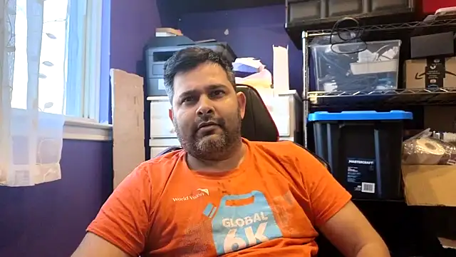 Snapshot of Sakhtlaundaz chatting on February 8, 9:40 pm Sakhtlaundaz online show from February 8, 9:40 pm