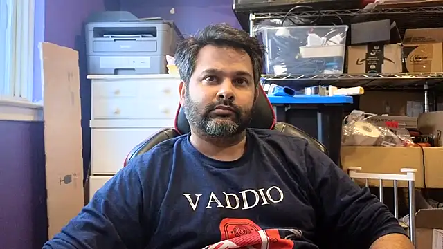 Snapshot of Sakhtlaundaz chatting on April 7, 9:37 pm Sakhtlaundaz online show from April 7, 9:37 pm