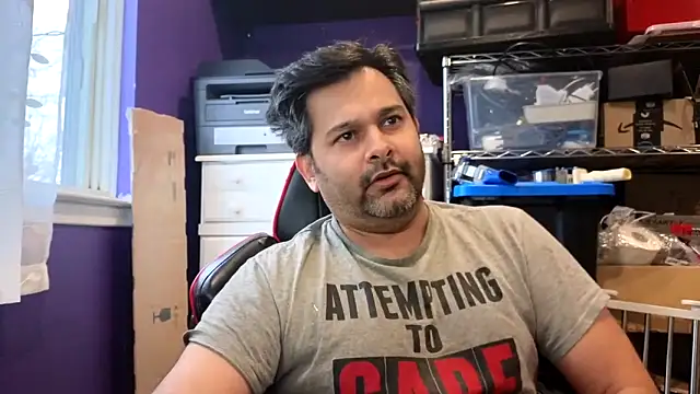 Snapshot of Sakhtlaundaz chatting on April 10, 1:49 pm Sakhtlaundaz online show from April 10, 1:49 pm