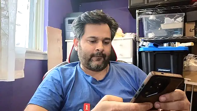 Snapshot of Sakhtlaundaz chatting on April 16, 9:39 pm Sakhtlaundaz online show from April 16, 9:39 pm