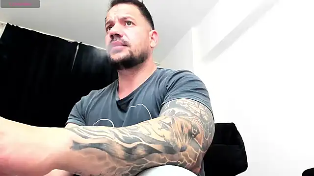 musclemonster31 online show from November 30, 10:25 pm