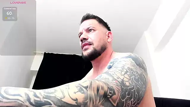 musclemonster31 online show from March 3, 4:07 am