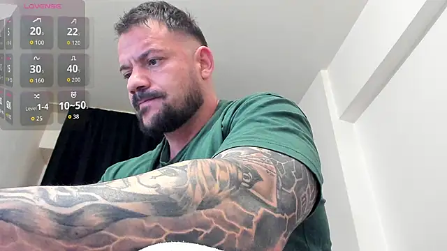 musclemonster31 online show from April 9, 1:16 pm