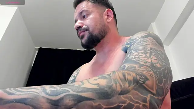 Snapshot of musclemonster31 chatting on July 19, 9:51 pm musclemonster31 online show from July 19, 9:51 pm