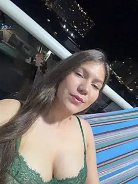 AmelieLaurent  online show from December 15, 11:53 pm