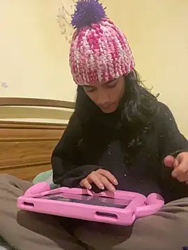 Snapshot of calliemaggotbone chatting on January 18, 7:28 pm calliemaggotbone online show from January 18, 7:28 pm