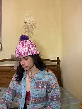 Snapshot of calliemaggotbone chatting on February 17, 6:14 pm calliemaggotbone online show from February 17, 6:14 pm