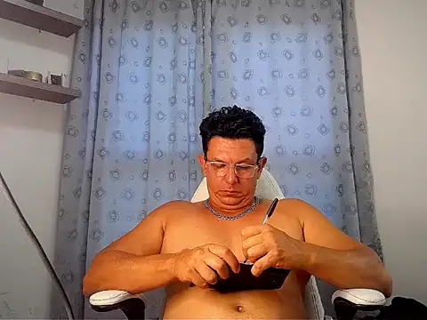 Snapshot of pedropicapi chatting on November 2, 9:17 pm pedropicapi online show from November 2, 9:17 pm