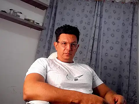 Snapshot of pedropicapi chatting on November 8, 11:25 pm pedropicapi online show from November 8, 11:25 pm