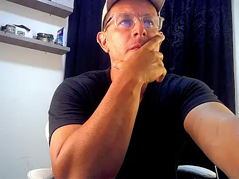 Snapshot of pedropicapi chatting on January 12, 1:00 am pedropicapi online show from January 12, 1:00 am