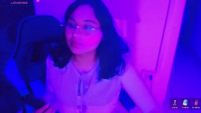 Snapshot of Cuteprincess21 chatting on February 19, 1:45 am Cuteprincess21 online show from February 19, 1:45 am