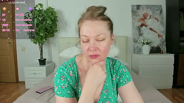 CutieGinger online show from April 8, 6:24 am